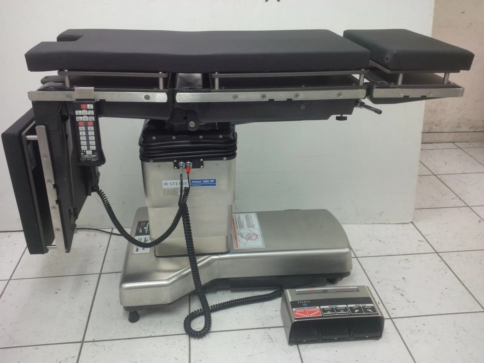 Steris Amsco 3085 SP Surgical Table